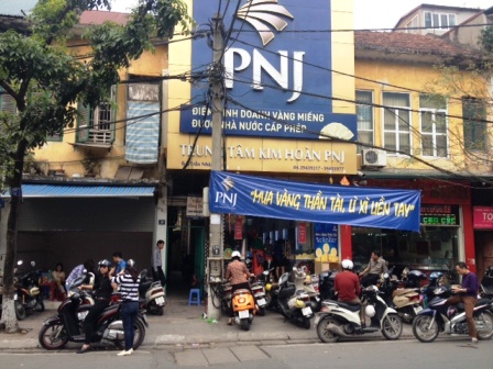 Tiệm vàng ngày Thần tài: Nơi quá tải, chỗ đìu hiu ảnh 10
